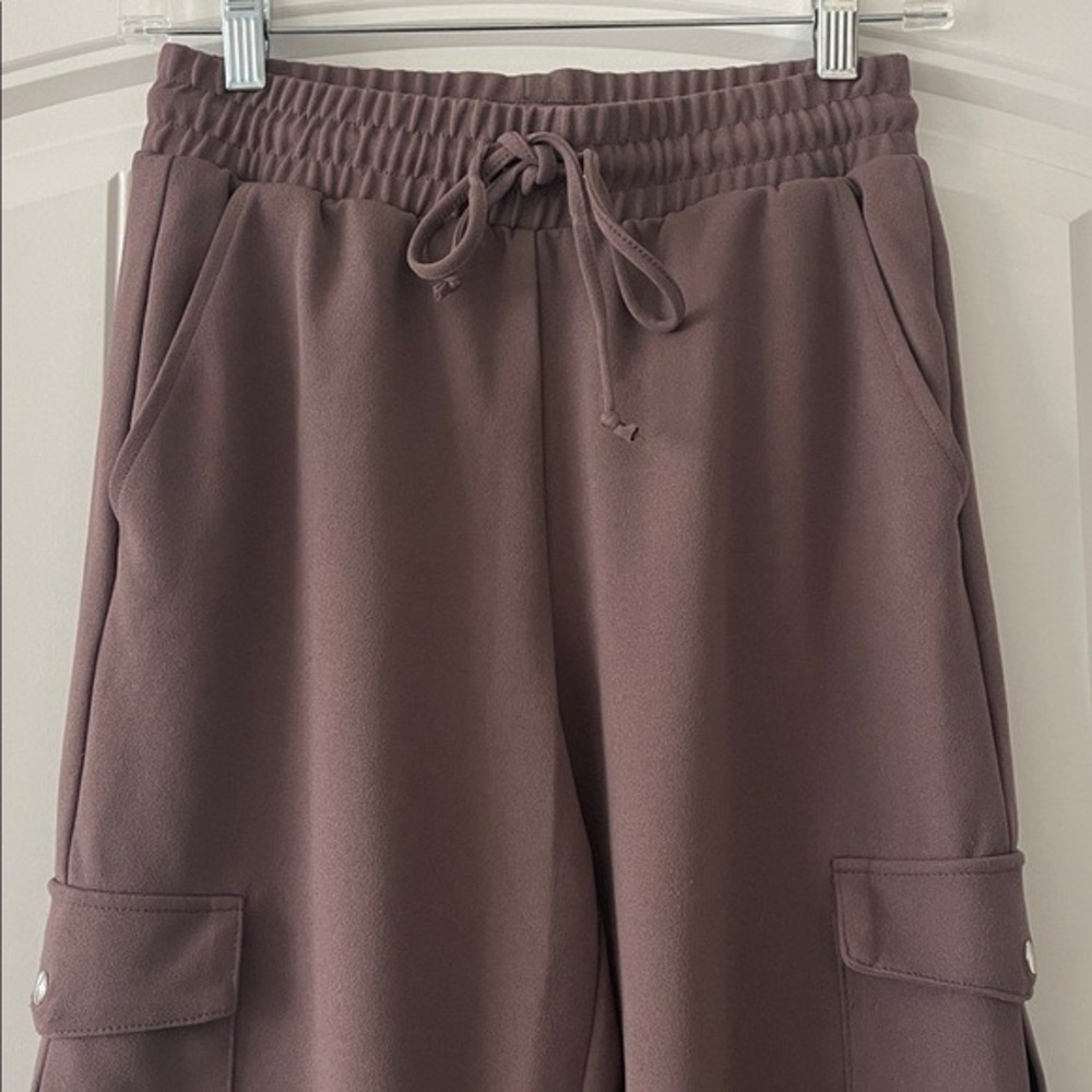 Womens Muted Plum Cargo Jogger Pants Small - Picture 2 of 8
